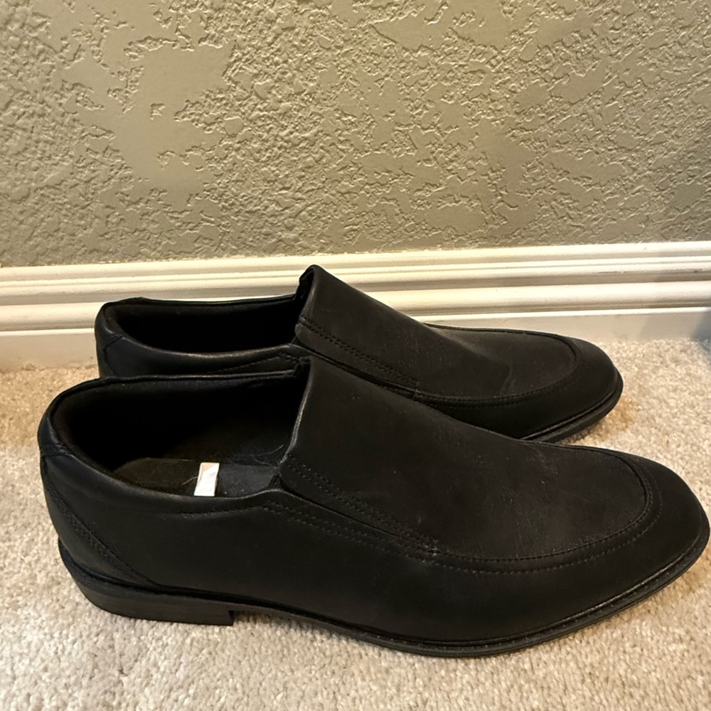 Men’s dress shoes
